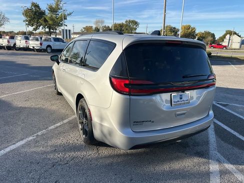 New 2026 Chrysler Pacifica Select image 26