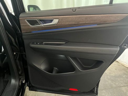 Certified 2024 Volkswagen Atlas SEL Premium R-Line image 25