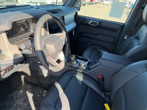 New 2025 Ford Bronco Outer Banks image 16