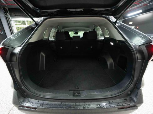 Used 2025 Toyota RAV4 LE AWD/4WD image 28