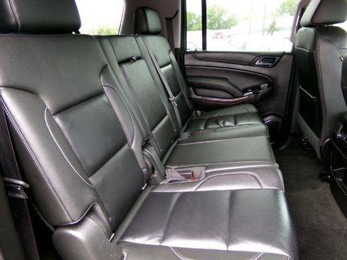 Used 2018 Chevrolet Suburban LT image 44
