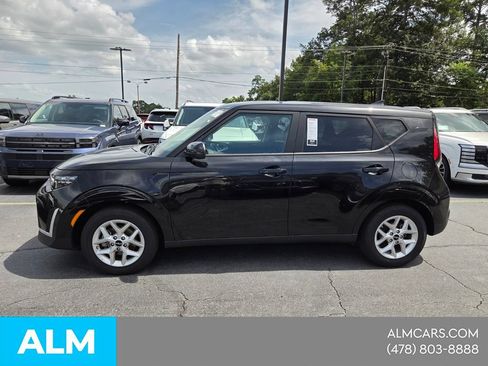 Used 2025 Kia Soul LX w/ LX Technology Package FWD image 2