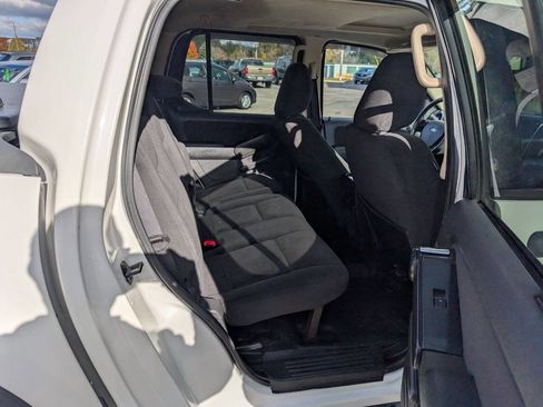 Used 2010 Ford Explorer Sport Trac XLT image 12