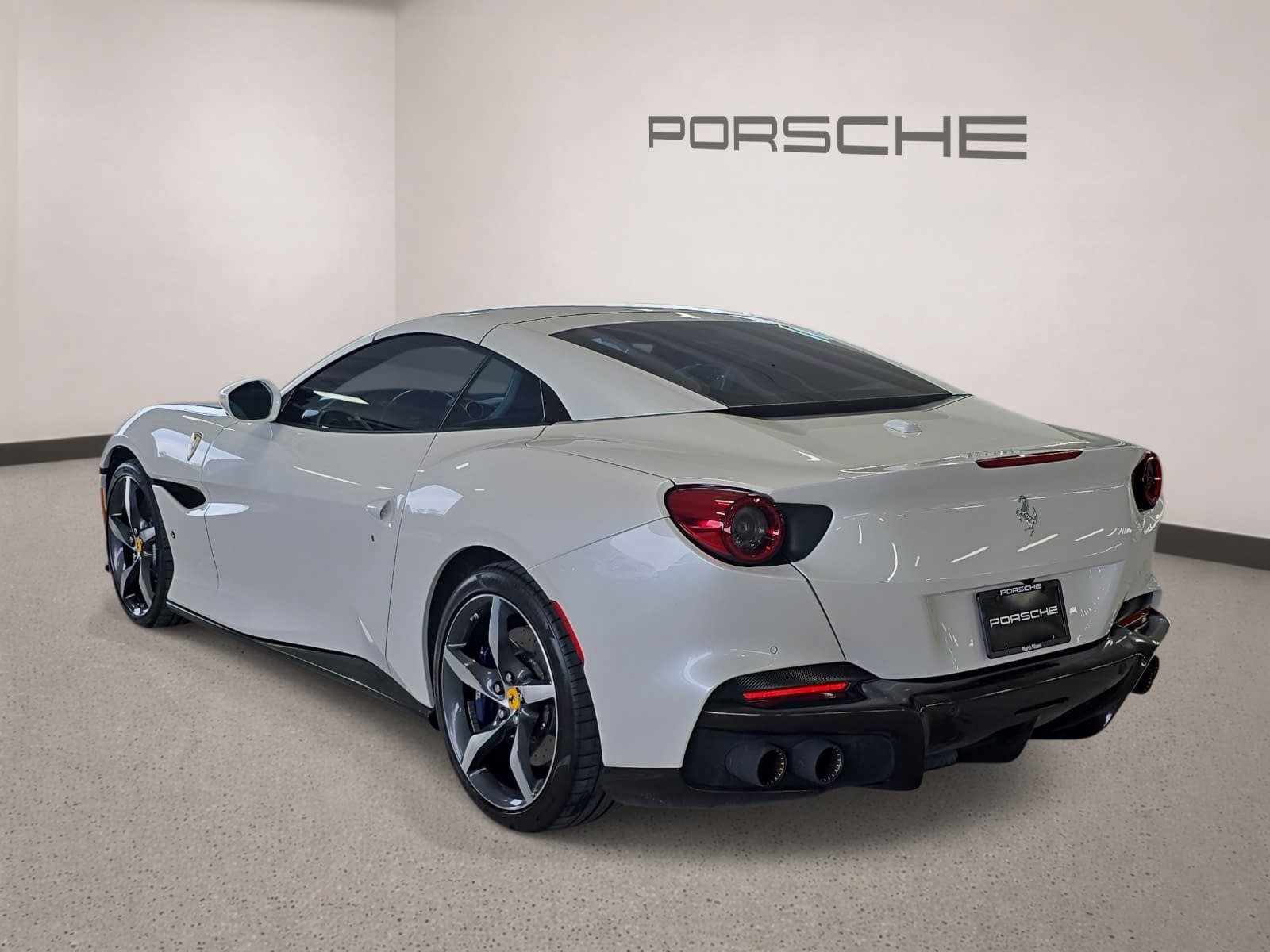 Used 2023 Ferrari Portofino M RWD image 3
