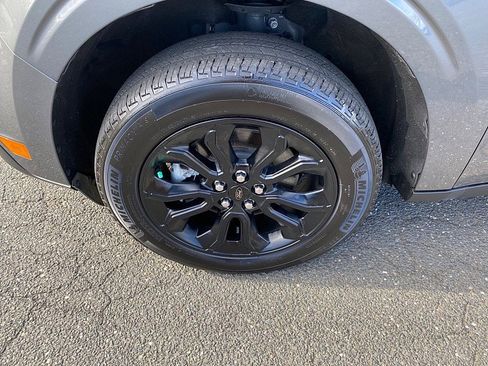 Certified 2024 Ford Maverick Lariat w/ Black Appearance Package image 21