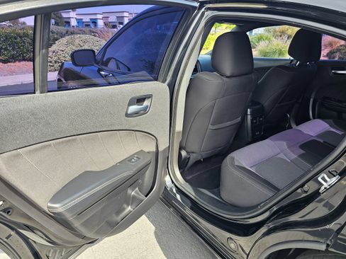 Used 2022 Dodge Charger SXT w/ Blacktop Package image 17