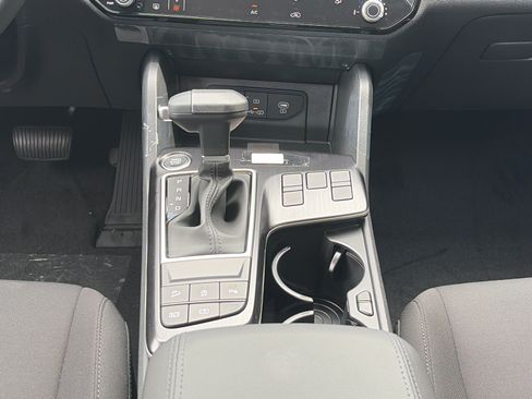 New 2026 Kia Sportage LX FWD image 18