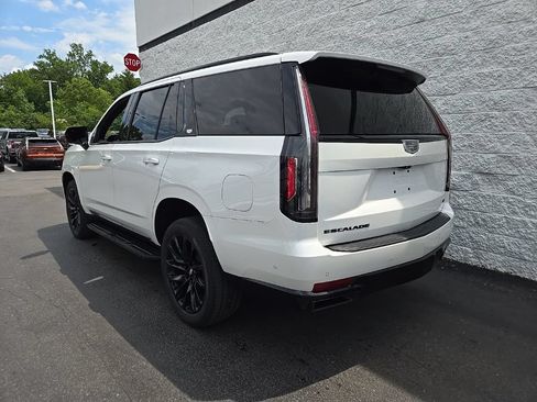 Certified 2023 Cadillac Escalade Sport w/ LPO, ONYX Package AWD/4WD image 4
