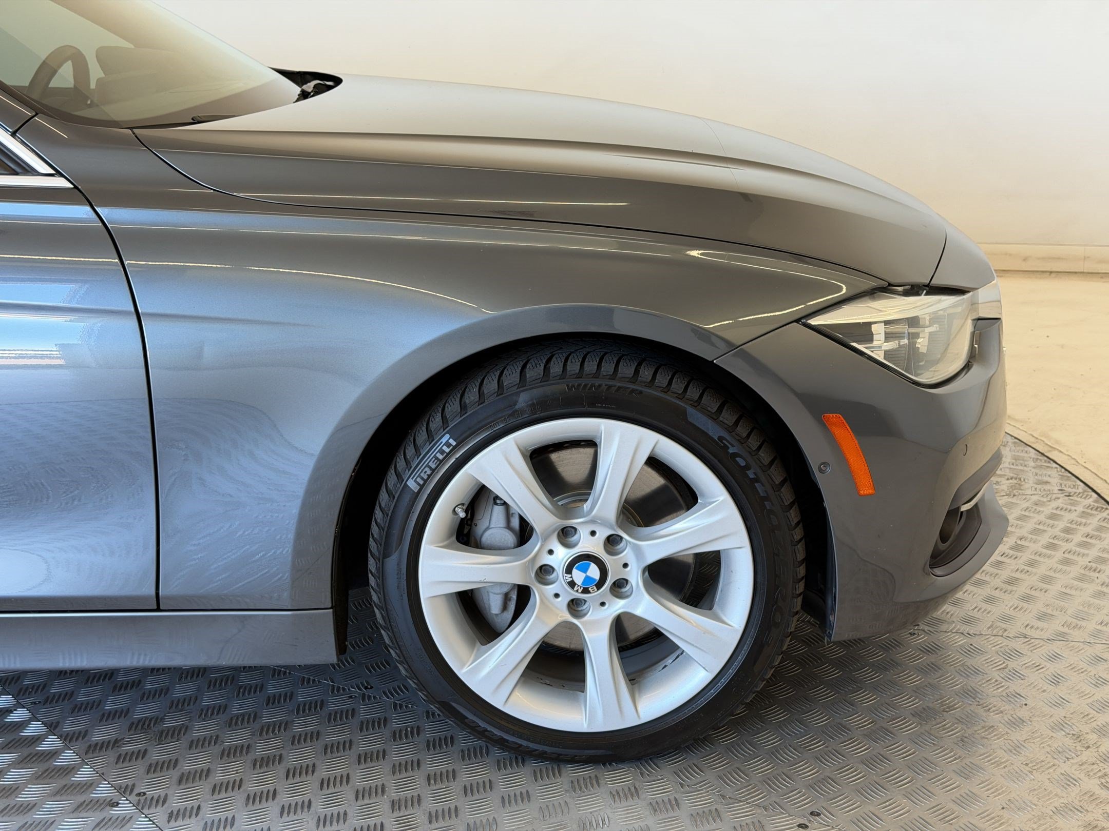 Used 2016 BMW 340i xDrive Sedan AWD/4WD image 13