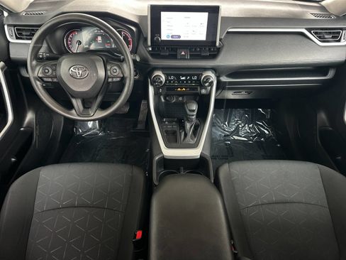 Used 2025 Toyota RAV4 XLE FWD image 12