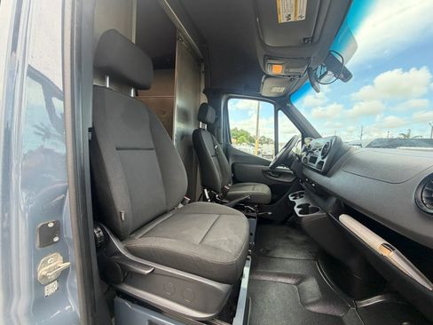 Used 2019 Mercedes-Benz Sprinter 170 image 18