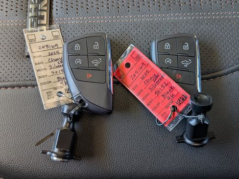 Used 2025 Chevrolet Silverado 2500 High Country w/ High Country Premium Package image 39