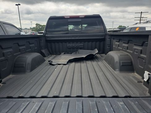 Used 2024 GMC Sierra 1500 Elevation w/ Preferred Package AWD/4WD image 11