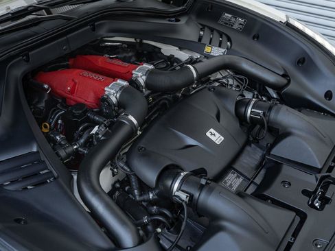 Used 2015 Ferrari California T image 51