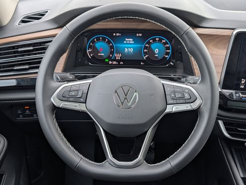 New 2026 Volkswagen Atlas SE image 7