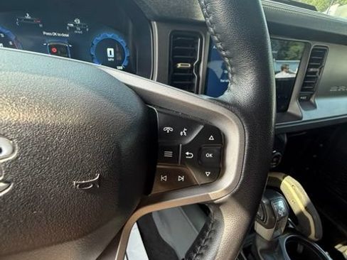 Used 2025 Ford Bronco Badlands AWD/4WD image 13