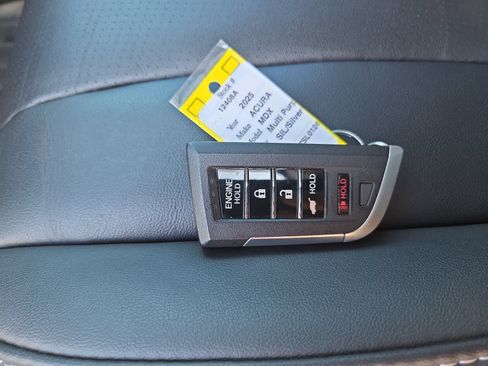 Used 2025 Acura MDX SH-AWD w/ Technology Package image 28