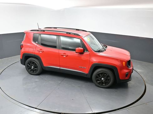 Used 2020 Jeep Renegade Latitude FWD image 47
