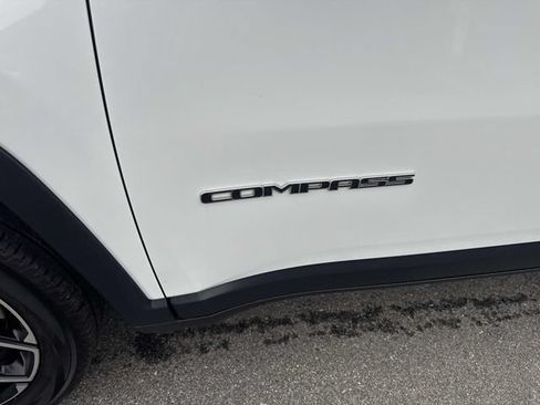 Used 2025 Jeep Compass Limited AWD/4WD image 15