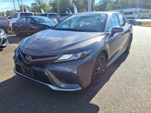 Used 2023 Toyota Camry XSE image 8