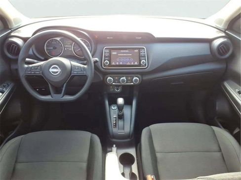 Used 2025 Nissan Kicks Play S image 11