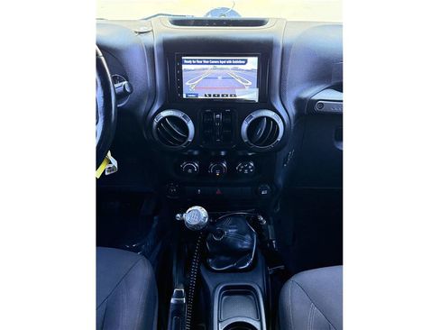 Used 2017 Jeep Wrangler Unlimited Sport w/ Quick Order Package 23S AWD/4WD image 11