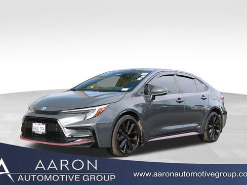 Used 2023 Toyota Corolla SE w/ SE Package image 1