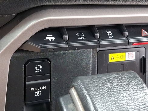 Used 2022 Toyota Tundra Limited AWD/4WD image 29