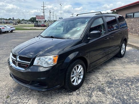 Used 2016 Dodge Grand Caravan SXT w/ Rear Park Assist Package FWD image 5