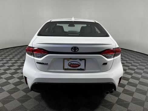 Certified 2025 Toyota Corolla SE image 6