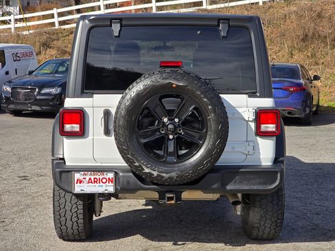 Used 2021 Jeep Wrangler Unlimited Sport image 17