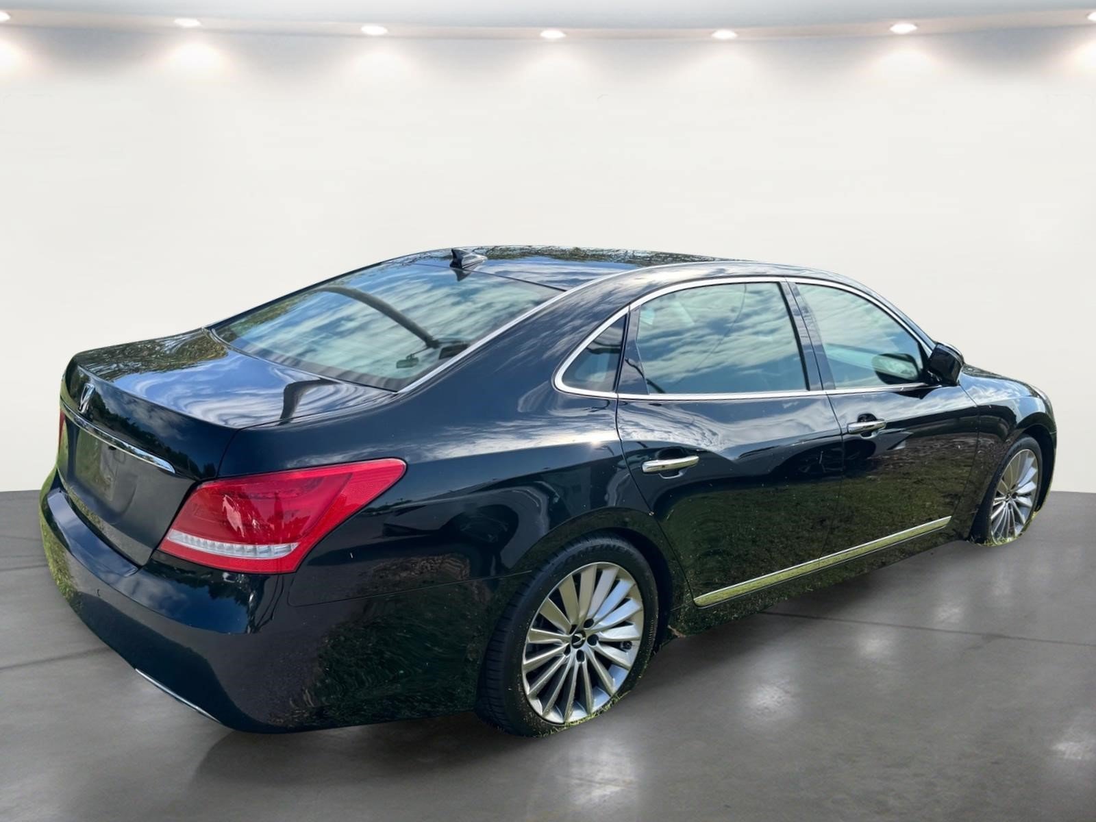 Used 2015 Hyundai Equus Signature RWD image 12