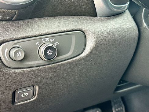 Used 2020 Chevrolet Blazer LT image 12