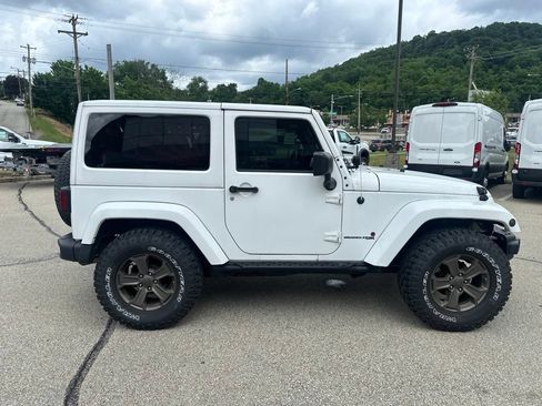 Used 2018 Jeep Wrangler Sport AWD/4WD image 5