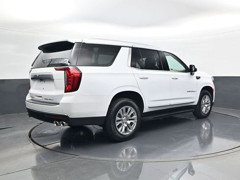 Used 2023 GMC Yukon Denali AWD/4WD image 5