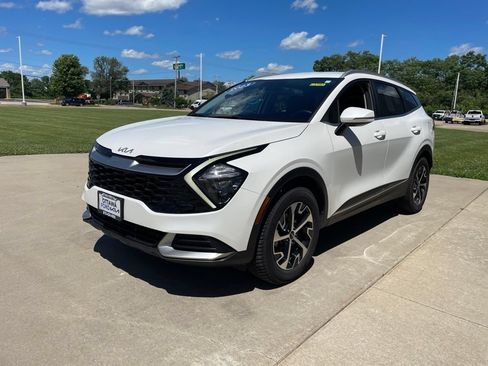 Used 2023 Kia Sportage EX AWD/4WD image 2