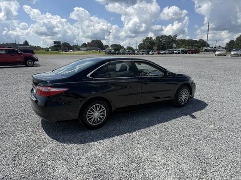 Used 2016 Toyota Camry LE FWD image 4