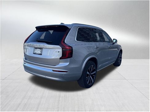 New 2026 Volvo XC90 B5 Core image 4