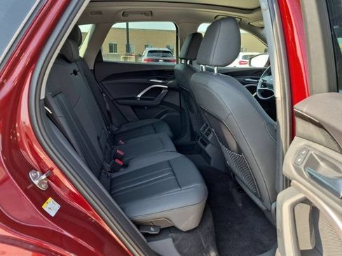 Certified 2025 Audi Q5 Premium w/ Convenience Package AWD/4WD image 19