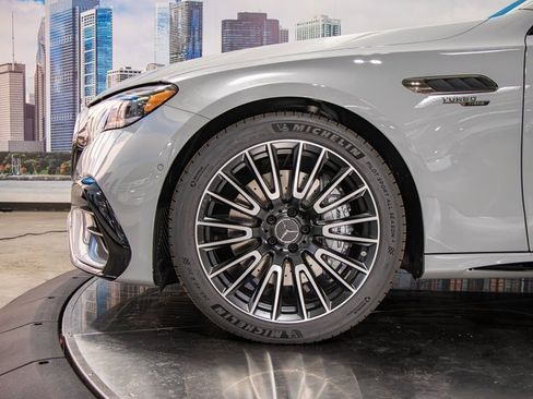 Certified 2026 Mercedes-Benz E 53 AMG e 4MATIC Sedan image 7