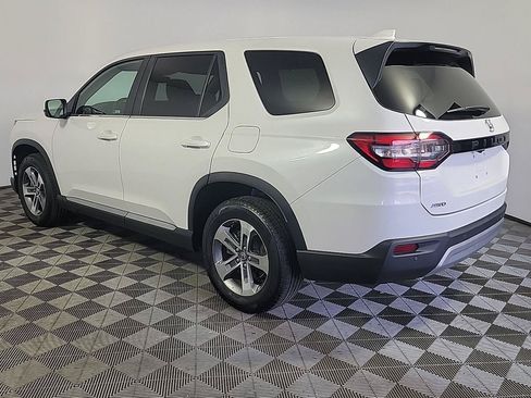 Certified 2025 Honda Pilot EX-L image 10