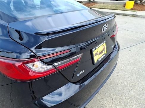 Used 2025 Toyota Camry SE image 18