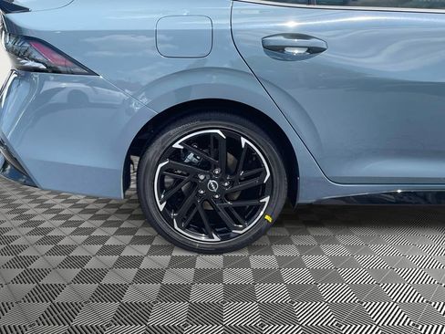 New 2026 Nissan Sentra SR w/ SR Premium Package FWD image 7