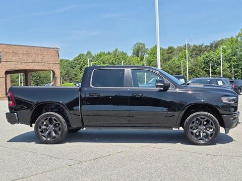 Used 2020 RAM 1500 Limited w/ Black Appearance Package AWD/4WD image 3
