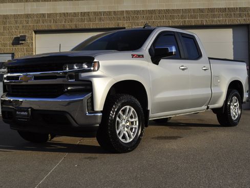 Used 2019 Chevrolet Silverado 1500 LT w/ All-Star Edition image 3