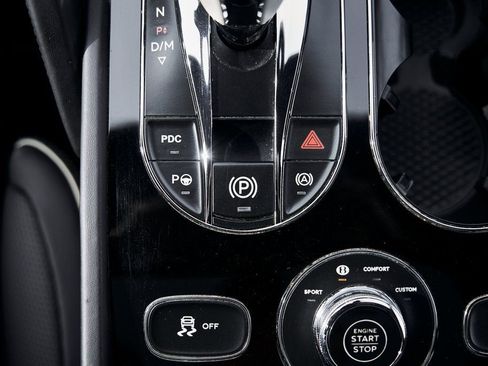 Used 2023 Bentley Bentayga Extended Wheelbase image 71