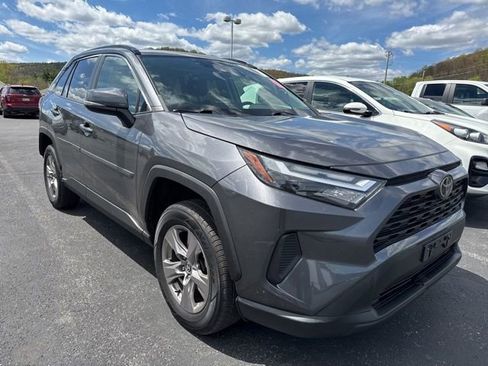 Used 2022 Toyota RAV4 XLE w/ Convenience Package AWD/4WD image 3