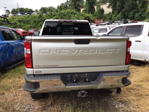 Used 2020 Chevrolet Silverado 3500 LTZ AWD/4WD image 3