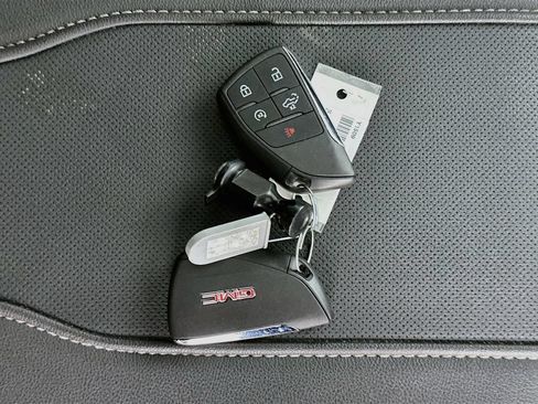 Used 2025 GMC Sierra 1500 AT4 w/ AT4 Premium Package AWD/4WD image 35