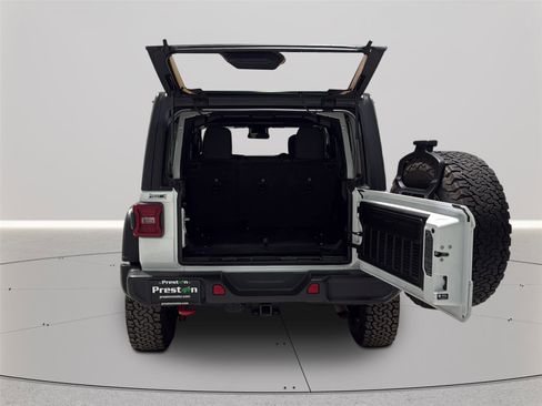 Used 2025 Jeep Wrangler Unlimited Rubicon AWD/4WD image 11